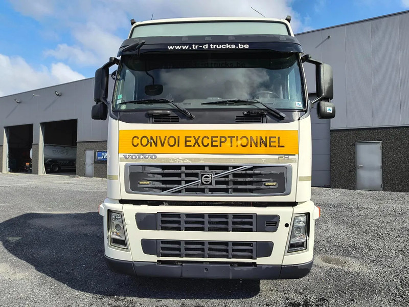 Volvo FH 13.520 6X2 - 90 TON - VOITH RETARDER - BIG AXLES - LIFTING AXLE - Tracteur routier: photos 2 Volvo FH 13.520 6X2 - 90 TON - VOITH RETARDER - BIG AXLES - LIFTING AXLE - Tracteur routier: photos 2
