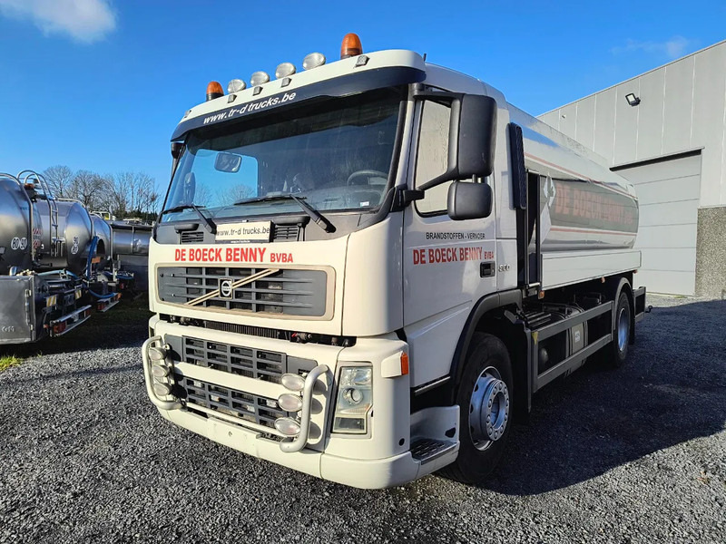 Volvo FM 300 14000L FUEL/CARBURANT - 4 COMP - Camion citerne: photos 1 Volvo FM 300 14000L FUEL/CARBURANT - 4 COMP - Camion citerne: photos 1