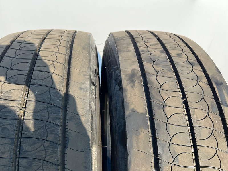 Bridgestone - Pneu pour Camion: photos 2 Bridgestone - Pneu pour Camion: photos 2