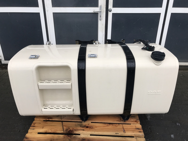 DAF Brandstoftank DAF 700 Liter 1624519 - Réservoir de carburant pour Camion: photos 1 DAF Brandstoftank DAF 700 Liter 1624519 - Réservoir de carburant pour Camion: photos 1