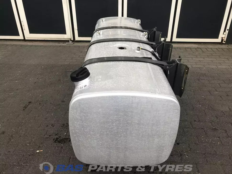 DAF Brandstoftank DAF 765 Liter 2241602 - Réservoir de carburant pour Camion: photos 4 DAF Brandstoftank DAF 765 Liter 2241602 - Réservoir de carburant pour Camion: photos 4