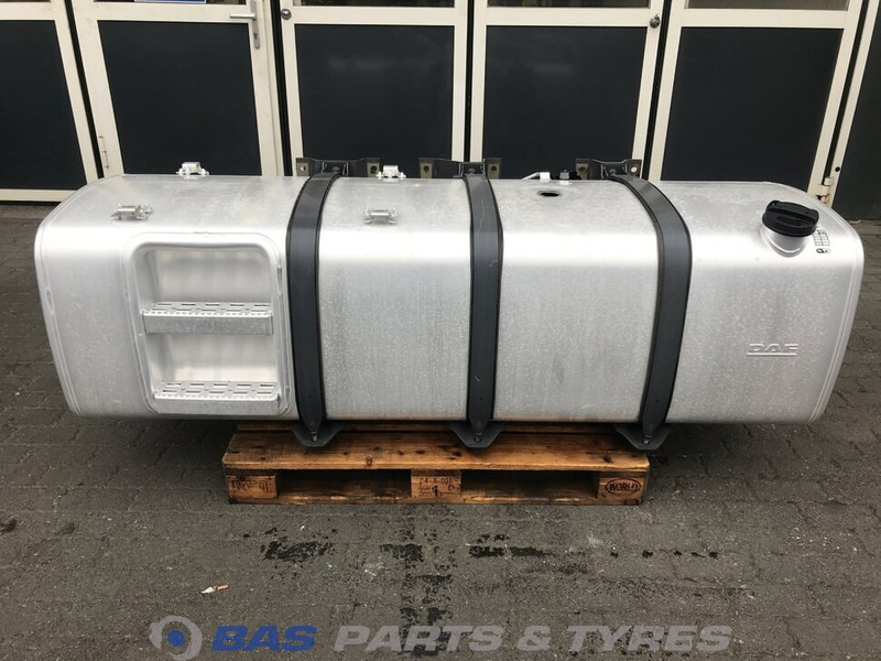 DAF Brandstoftank DAF 765 Liter 2241602 - Réservoir de carburant pour Camion: photos 1 DAF Brandstoftank DAF 765 Liter 2241602 - Réservoir de carburant pour Camion: photos 1
