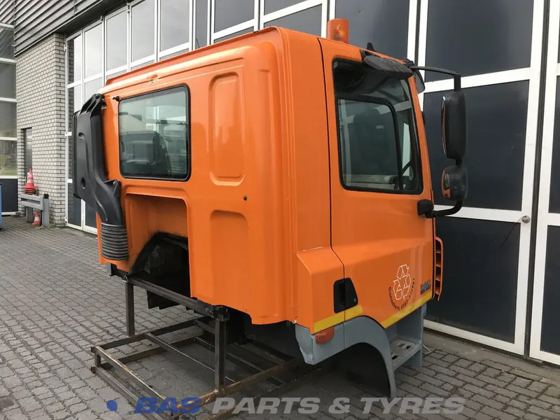 DAF CF (Meerdere types) DAF CF Day Cab L1H1 1944720 - Cabine et intérieur pour Camion: photos 4 DAF CF (Meerdere types) DAF CF Day Cab L1H1 1944720 - Cabine et intérieur pour Camion: photos 4