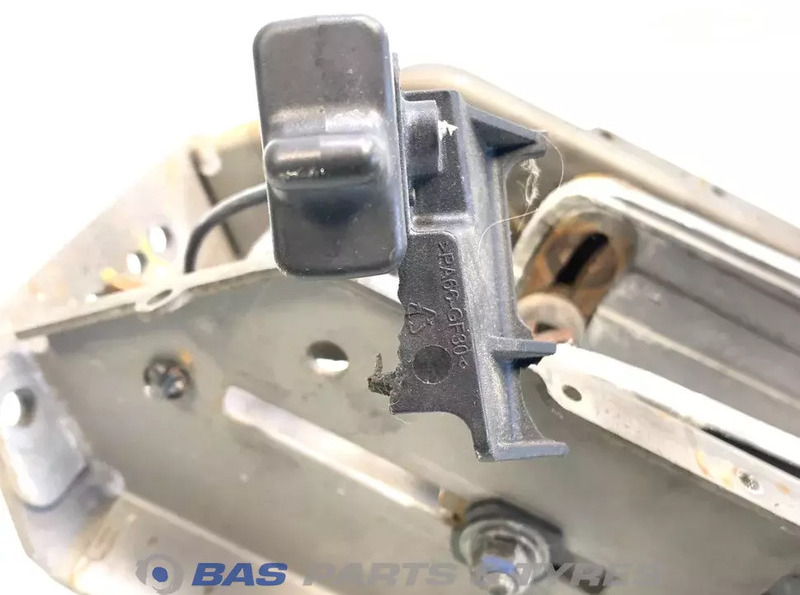 DAF Stuurkolom DAF 1813615 - Colonne de direction pour Camion: photos 4 DAF Stuurkolom DAF 1813615 - Colonne de direction pour Camion: photos 4