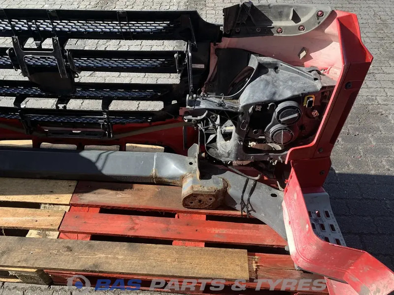 DAF XF106 - Pare-chocs pour Camion: photos 5 DAF XF106 - Pare-chocs pour Camion: photos 5