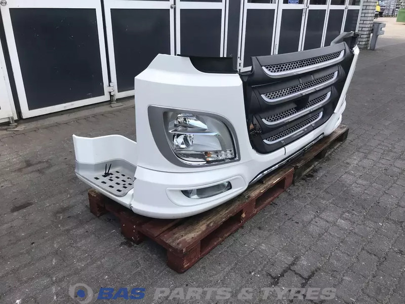 DAF XF106 - Pare-chocs pour Camion: photos 3 DAF XF106 - Pare-chocs pour Camion: photos 3