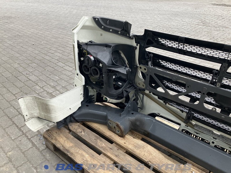 DAF XF106 - Pare-chocs pour Camion: photos 5 DAF XF106 - Pare-chocs pour Camion: photos 5