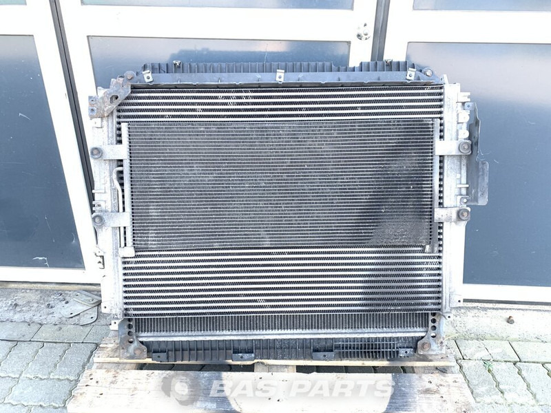 Mercedes-Benz Actros MP4 - Radiateur pour Camion: photos 2 Mercedes-Benz Actros MP4 - Radiateur pour Camion: photos 2