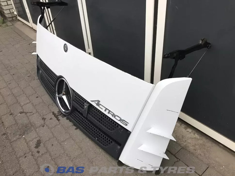Mercedes-Benz Actros MP4 - Calandre pour Camion: photos 2 Mercedes-Benz Actros MP4 - Calandre pour Camion: photos 2