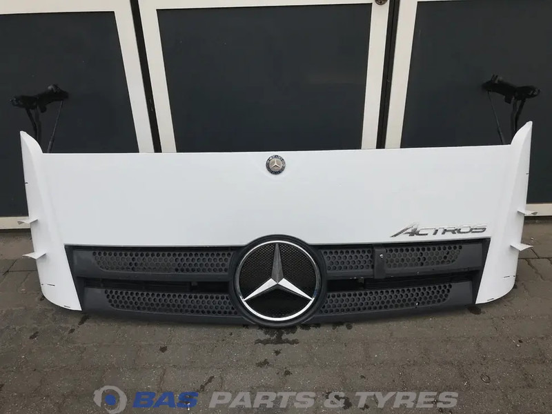 Mercedes-Benz Actros MP4 - Calandre pour Camion: photos 1 Mercedes-Benz Actros MP4 - Calandre pour Camion: photos 1