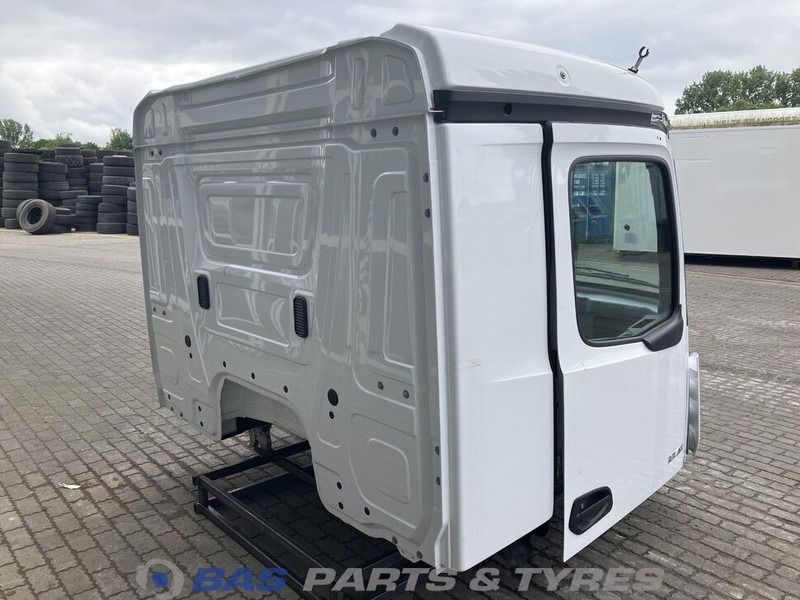 Mercedes-Benz Actros MP5 Mercedes ClassicSpace M-cab L1EH1 A 000 600 01 01 - Cabine et intérieur pour Camion: photos 4 Mercedes-Benz Actros MP5 Mercedes ClassicSpace M-cab L1EH1 A 000 600 01 01 - Cabine et intérieur pour Camion: photos 4