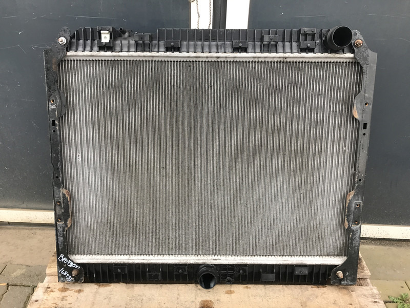 Mercedes-Benz Antos MP4 - Radiateur pour Camion: photos 1 Mercedes-Benz Antos MP4 - Radiateur pour Camion: photos 1
