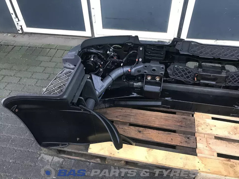 Renault D-Serie Bumper Renault 7482642303 - Pare-chocs pour Camion: photos 4 Renault D-Serie Bumper Renault 7482642303 - Pare-chocs pour Camion: photos 4