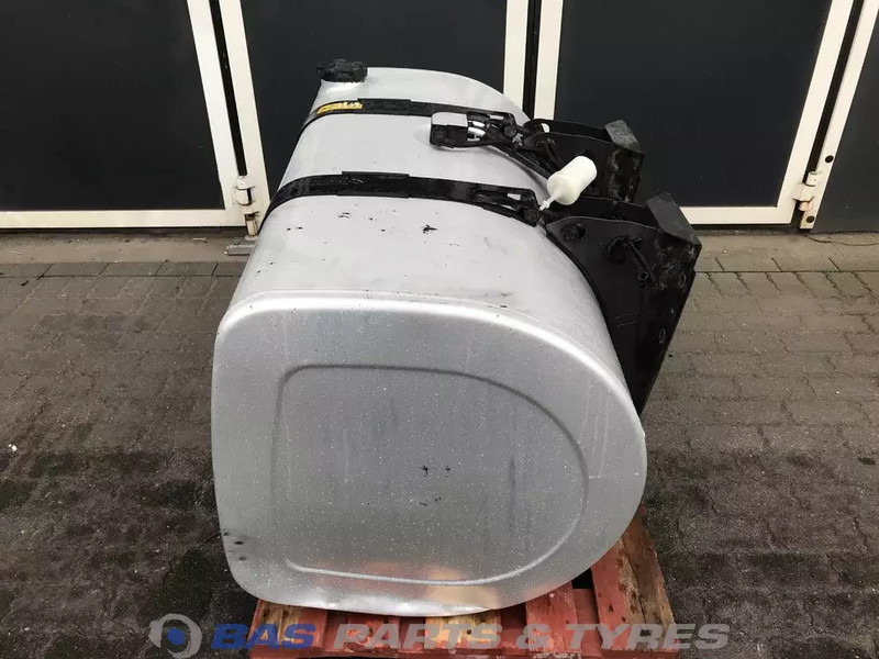 Renault - Réservoir de carburant pour Camion: photos 2 Renault - Réservoir de carburant pour Camion: photos 2