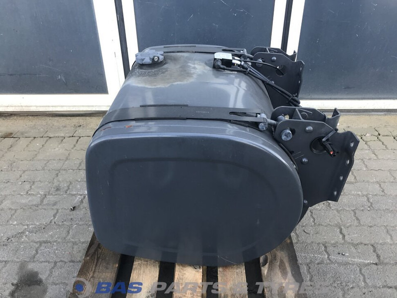 Renault  - Réservoir de carburant pour Camion: photos 2 Renault  - Réservoir de carburant pour Camion: photos 2