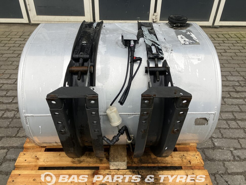 Renault  - Réservoir de carburant pour Camion: photos 3 Renault  - Réservoir de carburant pour Camion: photos 3