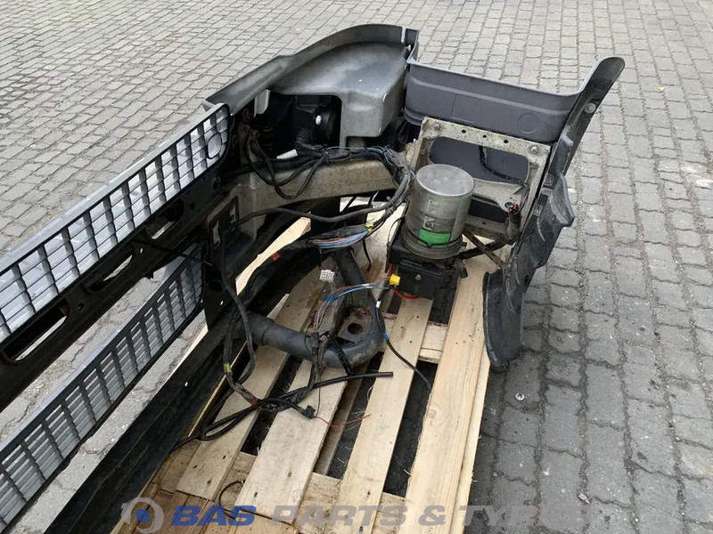 Renault Premium (Meerdere types) Bumper Renault Premium 7482588695 - Pare-chocs pour Camion: photos 5 Renault Premium (Meerdere types) Bumper Renault Premium 7482588695 - Pare-chocs pour Camion: photos 5
