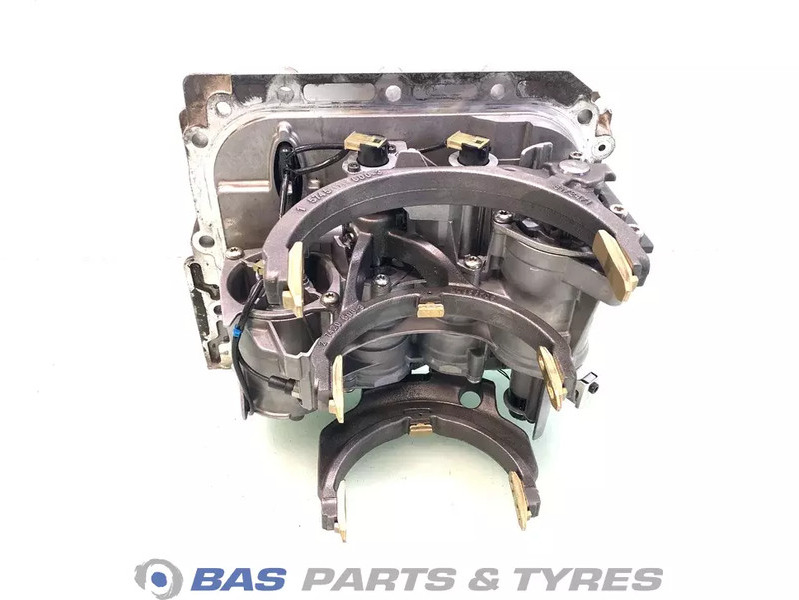 Renault Versnellingsbakdeksel Renault 7421244590 - Boîte de vitesse pour Camion: photos 3 Renault Versnellingsbakdeksel Renault 7421244590 - Boîte de vitesse pour Camion: photos 3