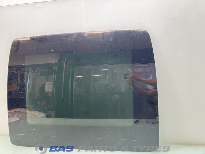 Volvo Dakluik Volvo 21325001 - Pare-soleil pour Camion: photos 1 Volvo Dakluik Volvo 21325001 - Pare-soleil pour Camion: photos 1