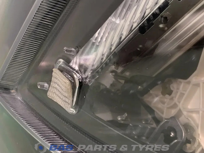 Volvo FH16 (FH5) Koplamp Links 22656781 - Feu avant pour Camion: photos 4 Volvo FH16 (FH5) Koplamp Links 22656781 - Feu avant pour Camion: photos 4