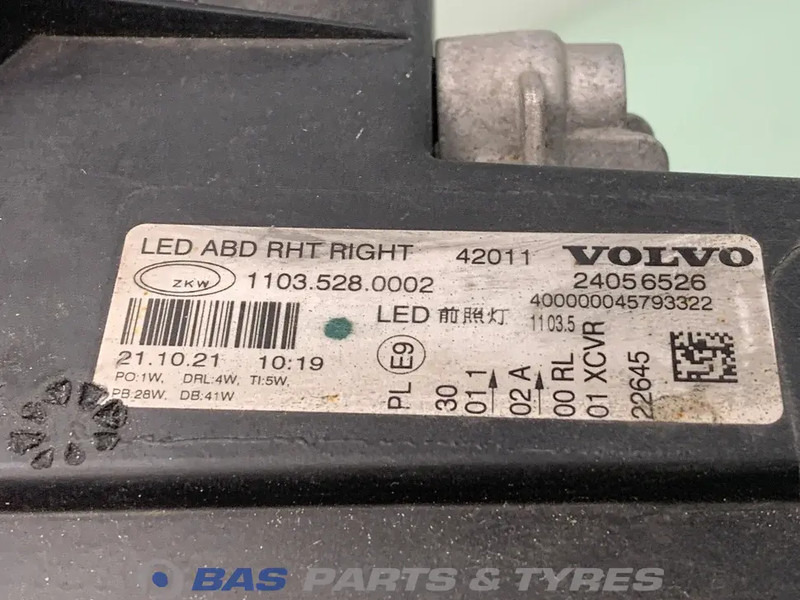 Volvo FH16 (FH5) Koplamp Rechts 22656780 - Feu avant pour Camion: photos 3 Volvo FH16 (FH5) Koplamp Rechts 22656780 - Feu avant pour Camion: photos 3