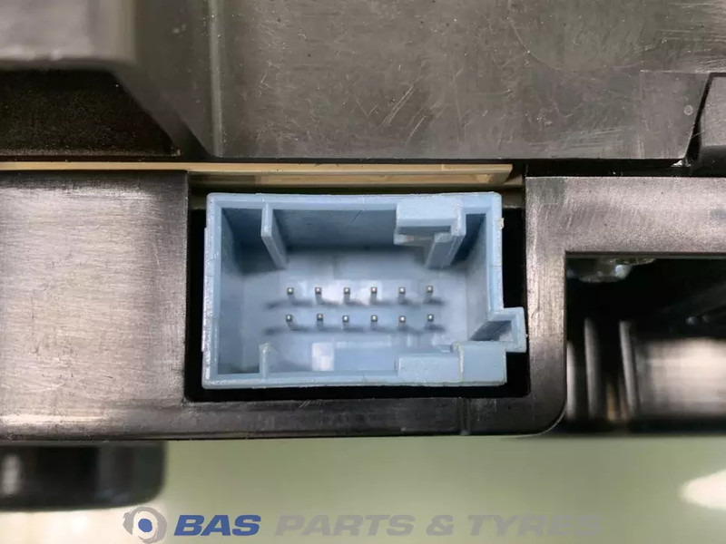 Volvo FH4 Instrumentenpaneel Volvo 21589170 - Panel de instrumentos pour Camion: photos 4 Volvo FH4 Instrumentenpaneel Volvo 21589170 - Panel de instrumentos pour Camion: photos 4