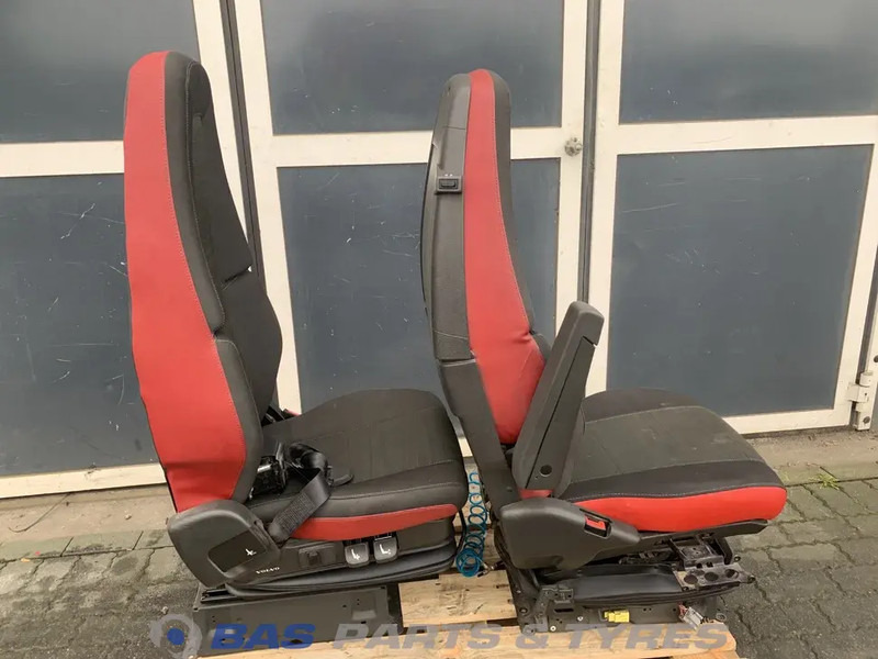 Volvo FH4 Stoelen set Volvo 84160057 - Siège pour Camion: photos 4 Volvo FH4 Stoelen set Volvo 84160057 - Siège pour Camion: photos 4