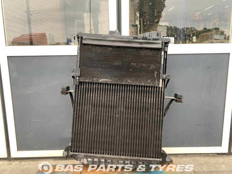 Volvo FM3 Koelerpakket Volvo D11C 330 1676631 - Radiateur pour Camion: photos 2 Volvo FM3 Koelerpakket Volvo D11C 330 1676631 - Radiateur pour Camion: photos 2