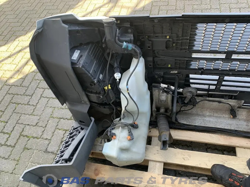 Volvo FM5 Bumper Volvo 84407376 - Pare-chocs pour Camion: photos 4 Volvo FM5 Bumper Volvo 84407376 - Pare-chocs pour Camion: photos 4