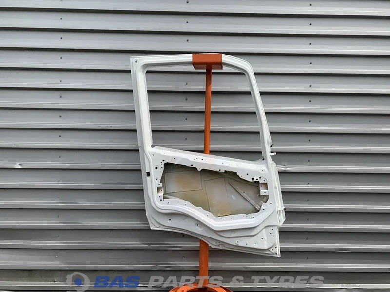 Volvo FM5 - Portière et pièces pour Camion: photos 2 Volvo FM5 - Portière et pièces pour Camion: photos 2