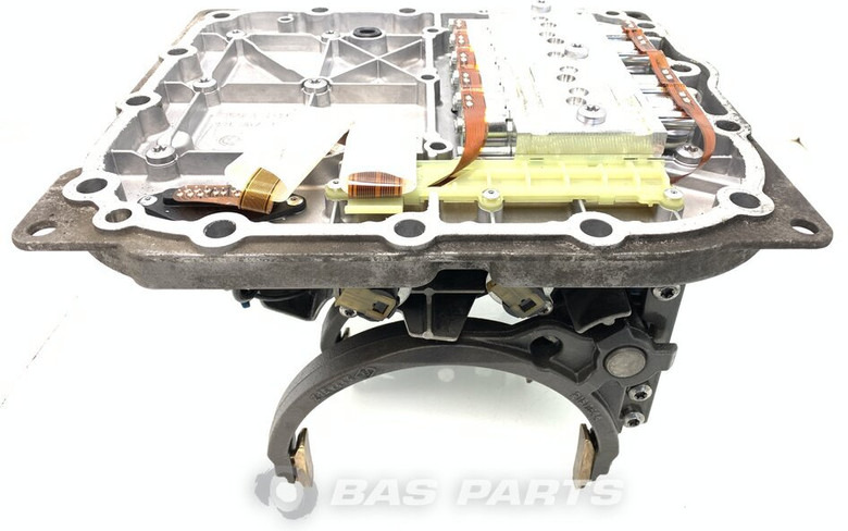 Volvo Versnellingsbakdeksel Volvo 21911582 - Boîte de vitesse pour Camion: photos 1 Volvo Versnellingsbakdeksel Volvo 21911582 - Boîte de vitesse pour Camion: photos 1