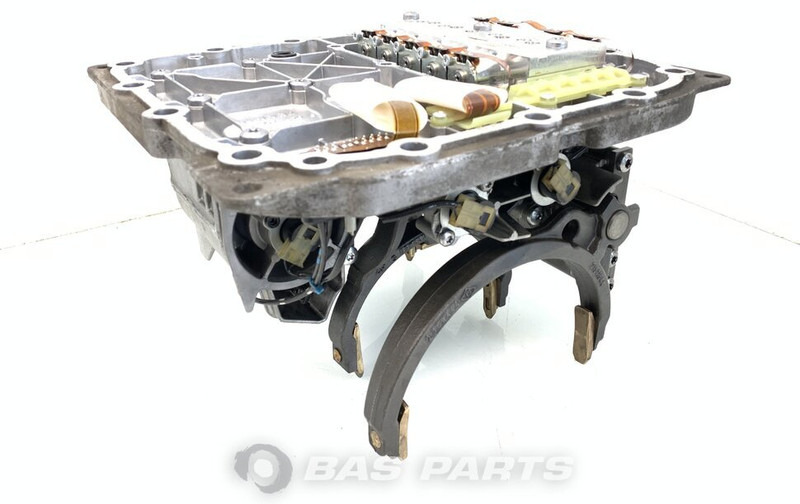 Volvo Versnellingsbakdeksel Volvo 21911582 - Boîte de vitesse pour Camion: photos 2 Volvo Versnellingsbakdeksel Volvo 21911582 - Boîte de vitesse pour Camion: photos 2