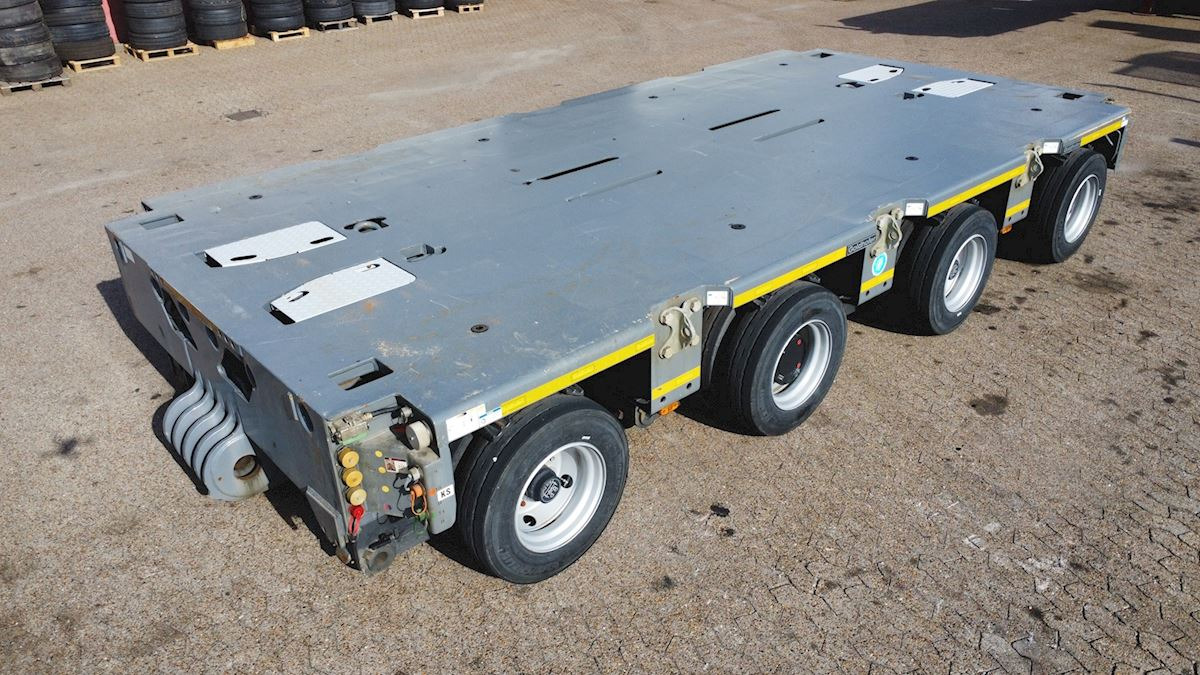 Goldhofer PST/SL-E 4 (08x02) - Remorque porte-engin surbaissée: photos 1 Goldhofer PST/SL-E 4 (08x02) - Remorque porte-engin surbaissée: photos 1