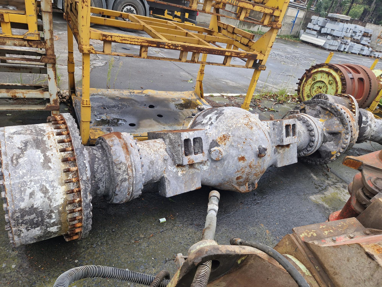 EJE DELANTERO PARA CAT 988 F II - Essieu et pièces pour Engins de chantier: photos 1 EJE DELANTERO PARA CAT 988 F II - Essieu et pièces pour Engins de chantier: photos 1