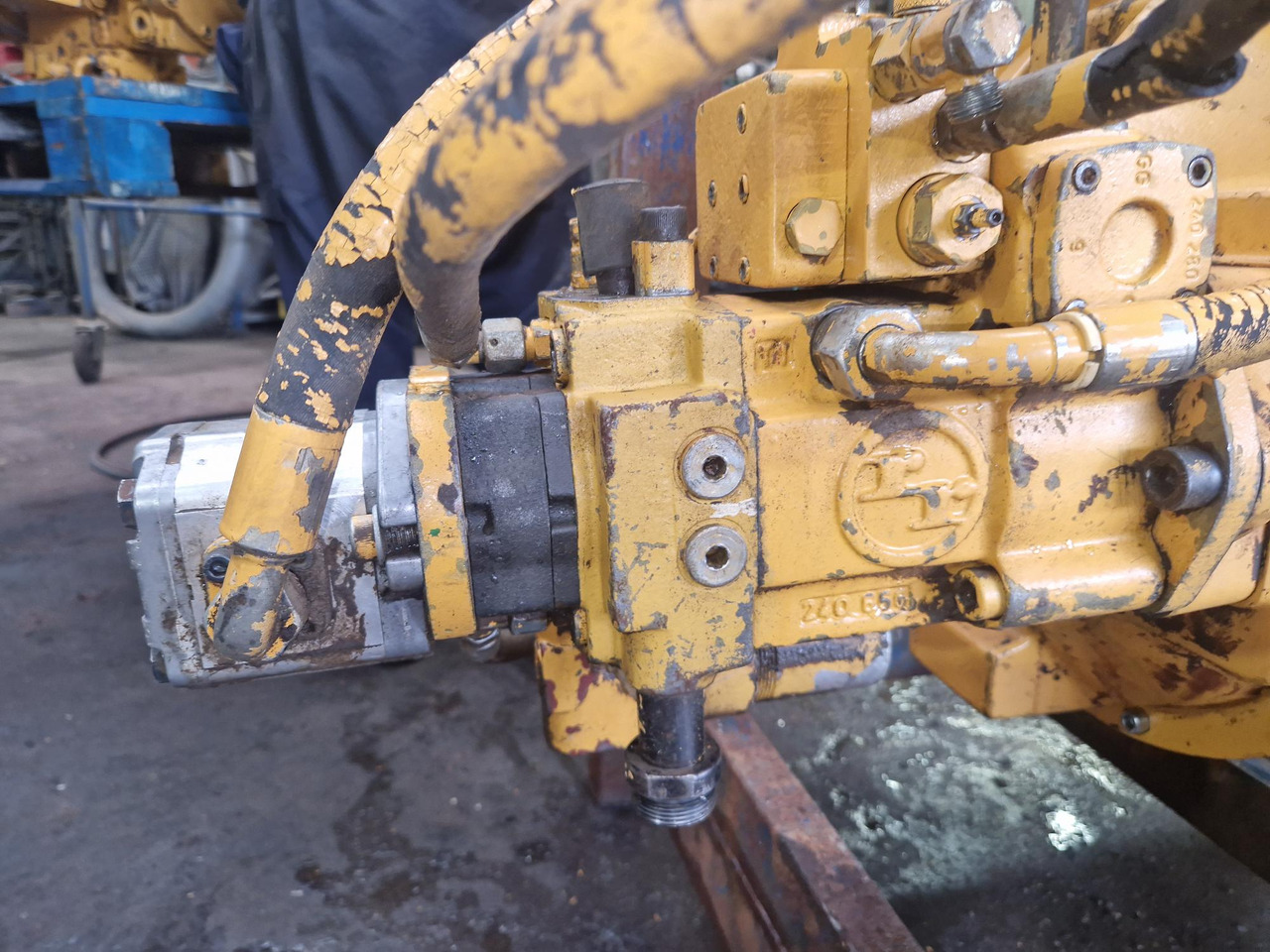 LIEBHERR A4VS6M51 9446727 - Pompe hydraulique pour Engins de chantier: photos 1 LIEBHERR A4VS6M51 9446727 - Pompe hydraulique pour Engins de chantier: photos 1
