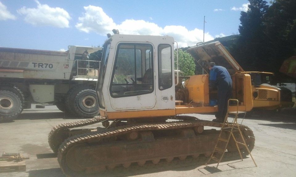 LIEBHERR R922LI S/N: 480-0240 - Pelle sur chenille: photos 2 LIEBHERR R922LI S/N: 480-0240 - Pelle sur chenille: photos 2