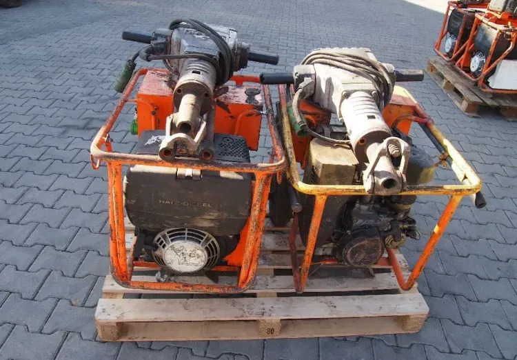 Agregat Bosch 2006 i Młot do kucia - Matériel de chantier: photos 2 Agregat Bosch 2006 i Młot do kucia - Matériel de chantier: photos 2