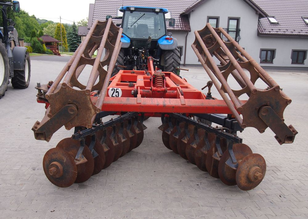 Brona talerzowa GREGOIRE-BESSON talerzówka 3,5m Brona talerzowa 3,5m z wałem - Cover crop: photos 4 Brona talerzowa GREGOIRE-BESSON talerzówka 3,5m Brona talerzowa 3,5m z wałem - Cover crop: photos 4