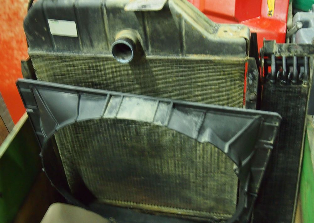 Części do Ciągnika Massey Ferguson MF 3382795M93 Chłodnica wody
Massey Ferguson:
3070, 3080, 3085, 3090, 3095, 3115, 3120 - Système de refroidissement pour Machine agricole: photos 3 Części do Ciągnika Massey Ferguson MF 3382795M93 Chłodnica wody
Massey Ferguson:
3070, 3080, 3085, 3090, 3095, 3115, 3120 - Système de refroidissement pour Machine agricole: photos 3