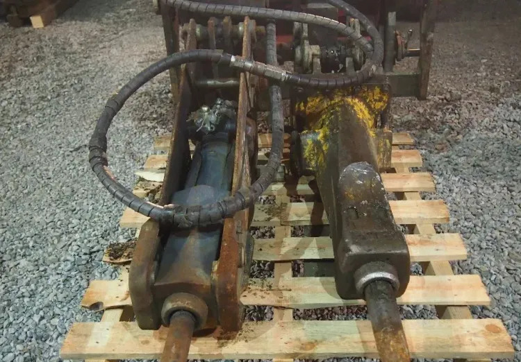 Młotek do kucia Kubota  2010 wyburzeniowy - Marteau hydraulique pour Engins de chantier: photos 2 Młotek do kucia Kubota  2010 wyburzeniowy - Marteau hydraulique pour Engins de chantier: photos 2