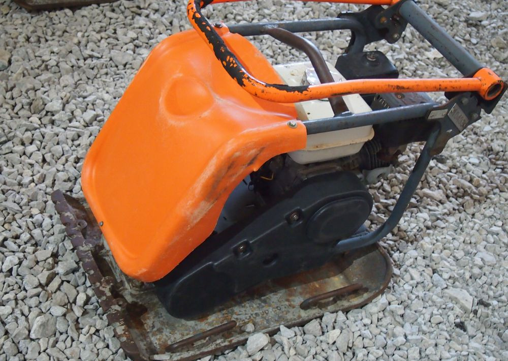 Ubijarka Belle PC5000E 2009 Zagęszczarka ubijarka Bella - Plaque vibrante: photos 1 Ubijarka Belle PC5000E 2009 Zagęszczarka ubijarka Bella - Plaque vibrante: photos 1