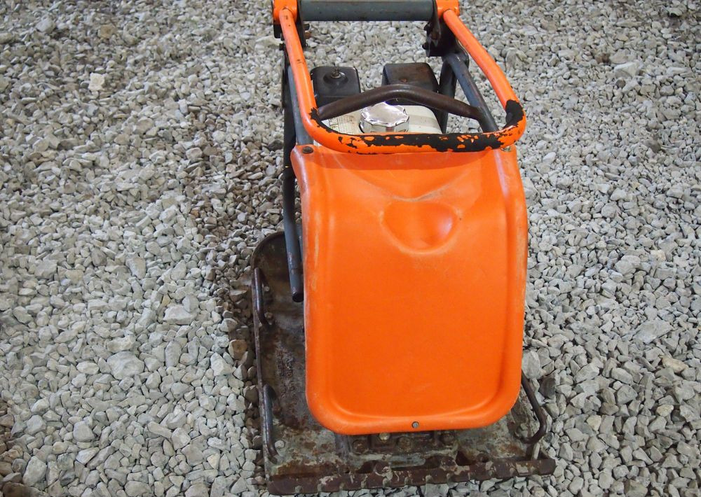 Ubijarka Belle PC5000E 2009 Zagęszczarka ubijarka Bella - Plaque vibrante: photos 5 Ubijarka Belle PC5000E 2009 Zagęszczarka ubijarka Bella - Plaque vibrante: photos 5