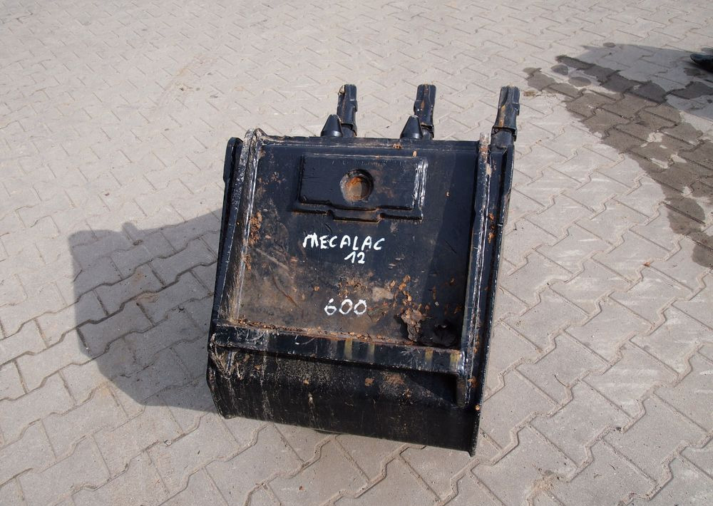 Wyposażenie Mecalac Mecalac 10, 11, 12, Łyżka kopiąca Mecalac 60cm - Godet pour pelle: photos 4 Wyposażenie Mecalac Mecalac 10, 11, 12, Łyżka kopiąca Mecalac 60cm - Godet pour pelle: photos 4