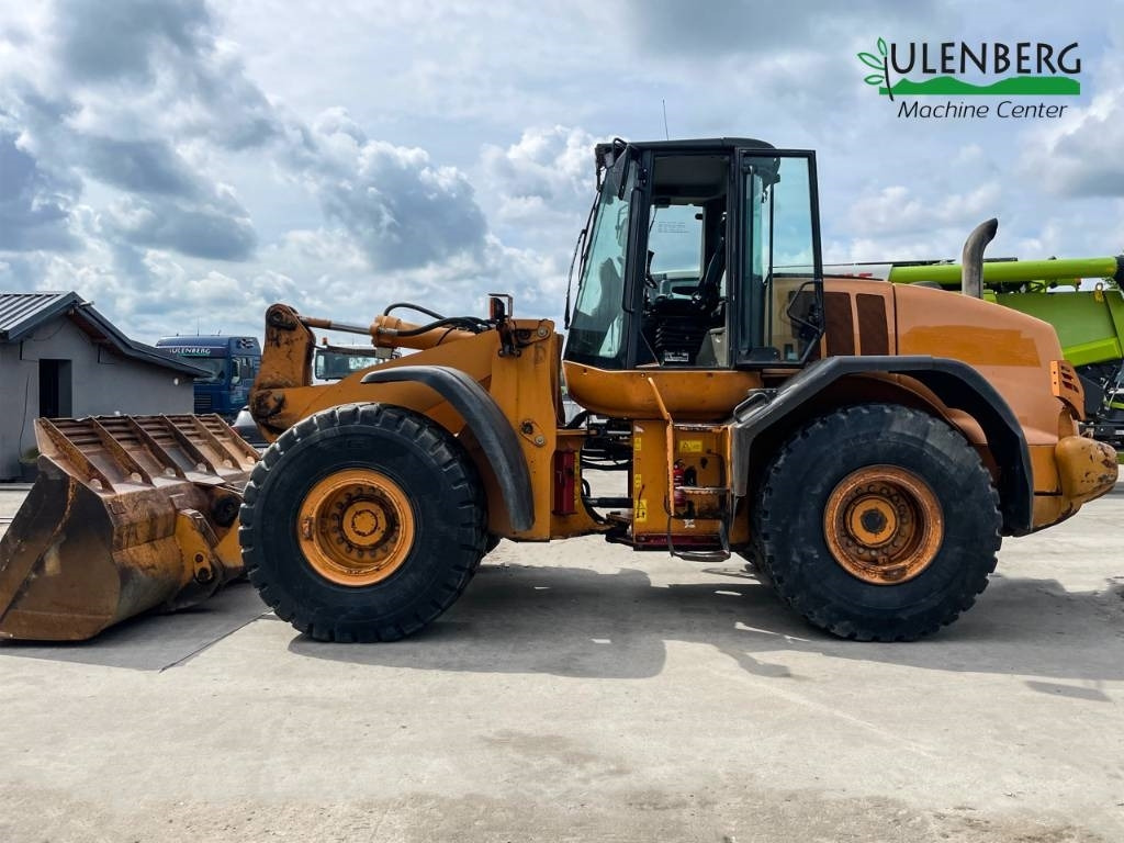 Chargeuse sur pneus Case 821 E: photos 6