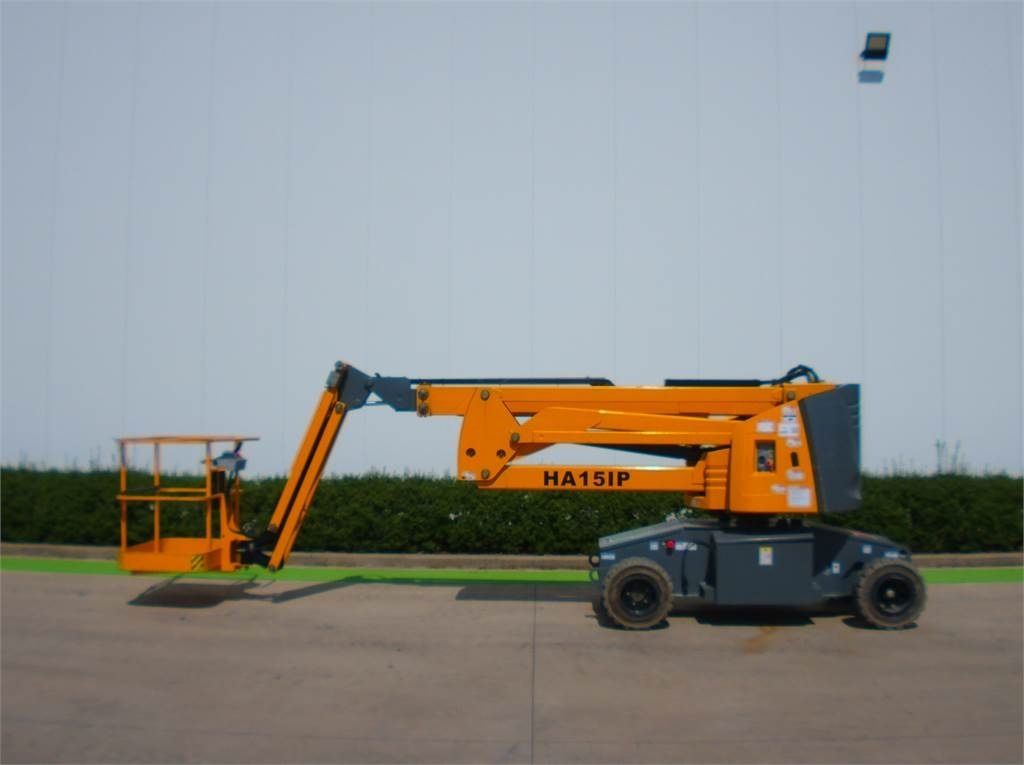 Haulotte HA15IP - Nacelle articulée: photos 1 Haulotte HA15IP - Nacelle articulée: photos 1