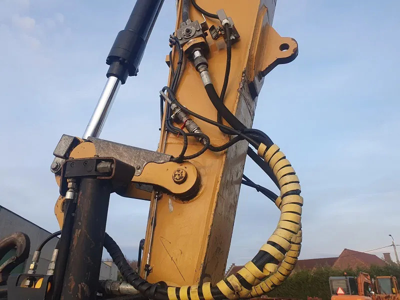 Pelle sur pneus Caterpillar M316F: photos 12