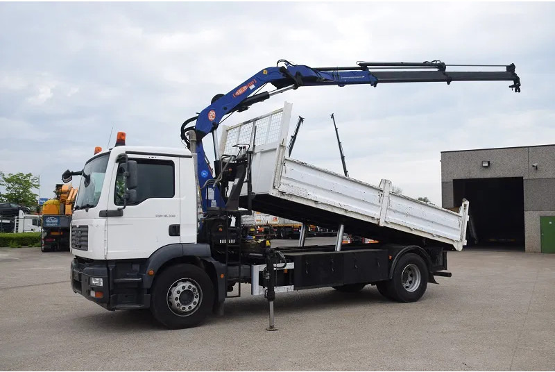 MAN TGM 18.330 - Camion grue: photos 2 MAN TGM 18.330 - Camion grue: photos 2