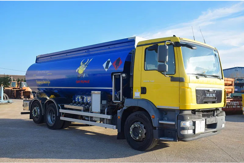 MAN TGM 26.340 - Camion citerne: photos 2 MAN TGM 26.340 - Camion citerne: photos 2