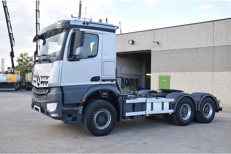 Mercedes-Benz Arocs 3345 - Tracteur routier: photos 3 Mercedes-Benz Arocs 3345 - Tracteur routier: photos 3