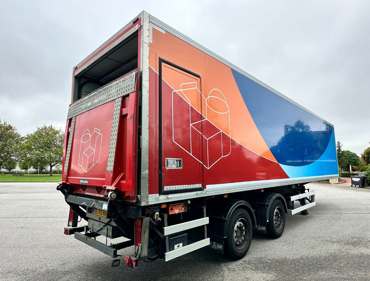 Diversen City Trailer Carrier Vector 1850 MT TRI-Temp Tail Lift Side Door Steering Axle 2 Pieces Available - Semi-remorque frigorifique: photos 5 Diversen City Trailer Carrier Vector 1850 MT TRI-Temp Tail Lift Side Door Steering Axle 2 Pieces Available - Semi-remorque frigorifique: photos 5